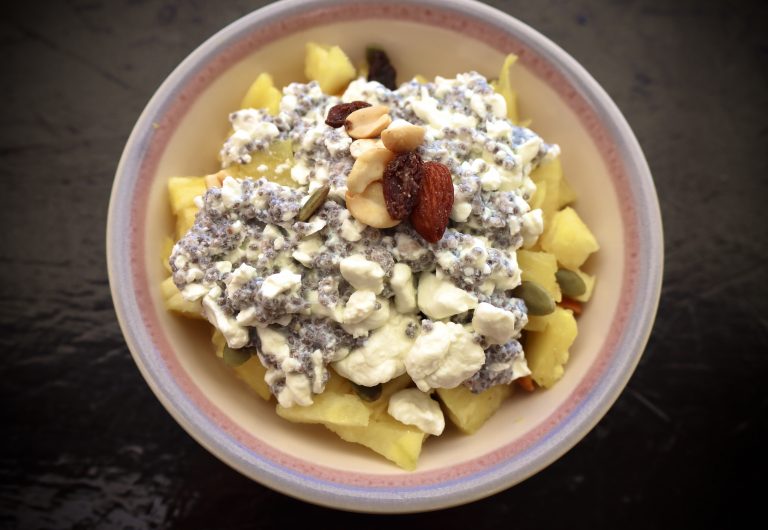 Chia-Hüttenkäse-Bowl